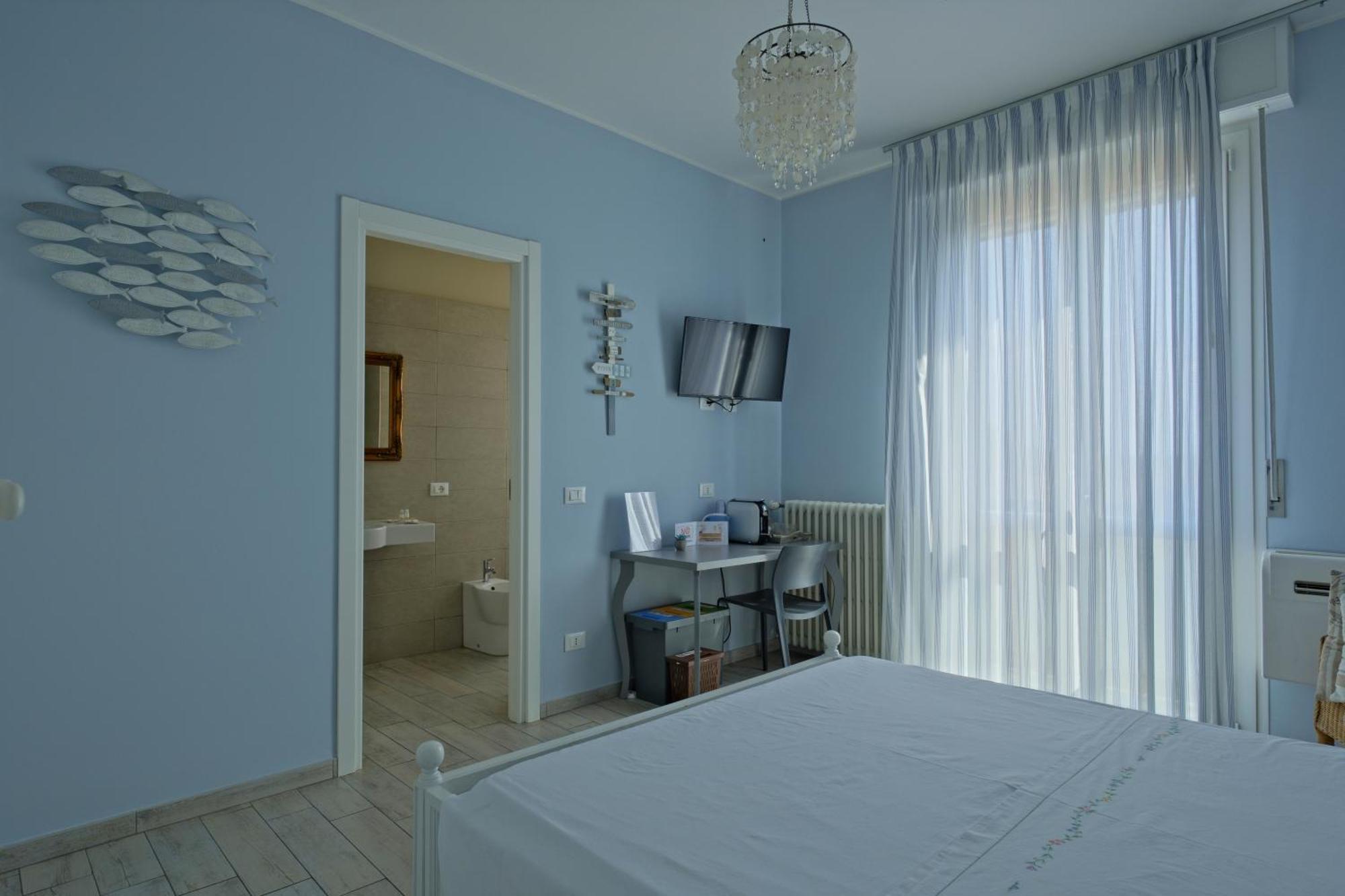 Alla Scaletta - Stanze Con Bagno Privato E Wifi A Pochi Passi Dal Duomo Мирандола Экстерьер фото